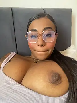 charlotteeruss online show from August 2, 2026, 3:53 pm