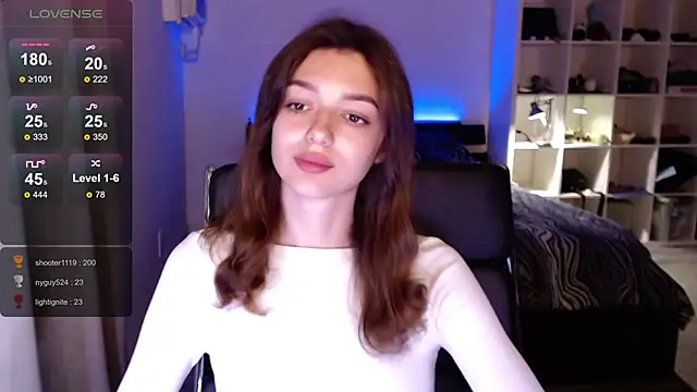 Snapshot of olivia_jeas chatting on March 6, 2025, 9:20 pm olivia jeas online show from March 6, 2025, 9:20 pm