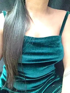 Snapshot of Roshni_98 chatting on November 24, 2025, 4:34 am Roshni 98 online show from November 24, 2025, 4:34 am