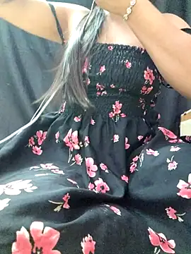 Snapshot of Roshni_98 chatting on March 2, 2026, 4:35 am Roshni 98 online show from March 2, 2026, 4:35 am