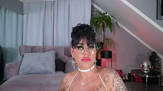 hotmilfbitch online show from February 28, 2025, 1:47 am