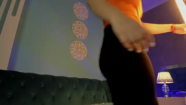 KarlynHoliss online show from December 9, 2024, 11:47 am