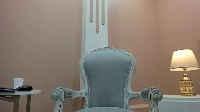 KarlynHoliss online show from December 2, 2024, 12:13 pm