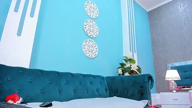 KarlynHoliss online show from December 24, 2024, 12:22 pm