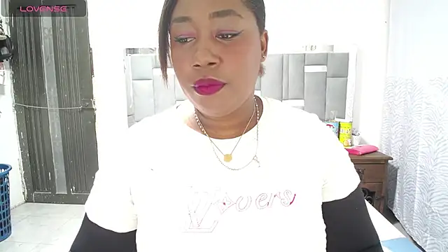 Snapshot of thickebonymilfF chatting on March 10, 2025, 1:01 am thickebonymilfF online show from March 10, 2025, 1:01 am