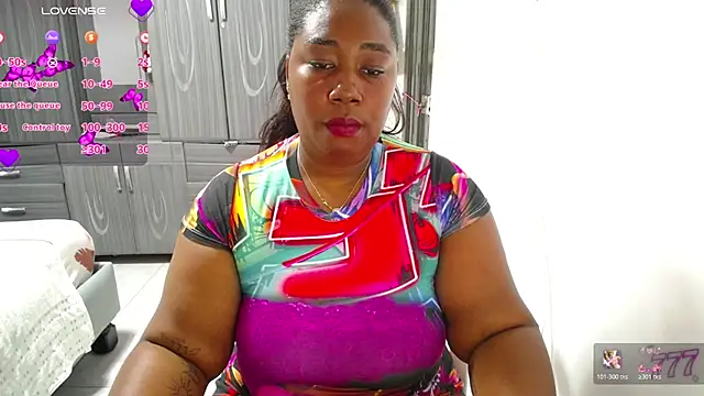 Snapshot of thickebonymilfF chatting on July 6, 2026, 1:23 am thickebonymilfF online show from July 6, 2026, 1:23 am