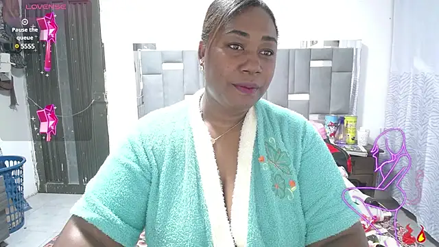 Snapshot of thickebonymilfF chatting on January 30, 2025, 4:48 am thickebonymilfF online show from January 30, 2025, 4:48 am