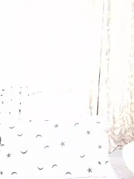 hornycreamybabe online show from July 25, 2026, 4:42 am
