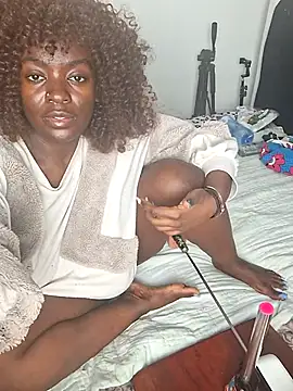 Snapshot of hornycreamybabe chatting on October 17, 2025, 3:54 am hornycreamybabe online show from October 17, 2025, 3:54 am