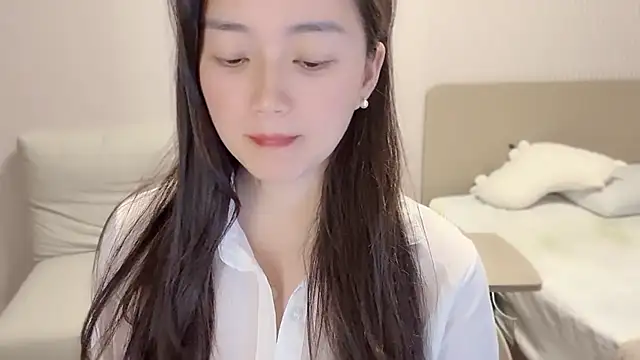 A-xena online show from October 24, 2025, 2:49 pm