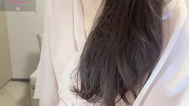 A-xena online show from October 10, 2025, 2:45 am