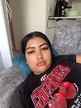 NatashaBrown12 online show from April 14, 2026, 2:11 pm