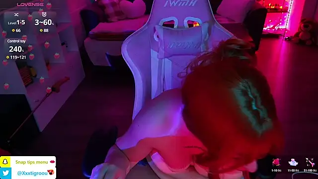 PetiteAngel666 online show from February 15, 2025, 12:37 am