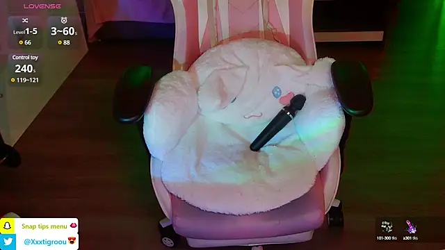 PetiteAngel666 online show from February 25, 2025, 12:25 am