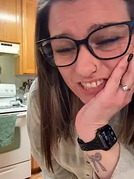 Snapshot of LadyLena1 chatting on March 3, 2025, 3:16 am LadyLena1 online show from March 3, 2025, 3:16 am