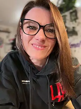 Snapshot of LadyLena1 chatting on October 19, 2025, 12:24 am LadyLena1 online show from October 19, 2025, 12:24 am