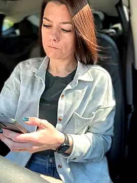 Snapshot of LadyLena1 chatting on September 24, 2025, 9:54 pm LadyLena1 online show from September 24, 2025, 9:54 pm