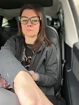 Snapshot of LadyLena1 chatting on October 30, 2025, 6:05 pm LadyLena1 online show from October 30, 2025, 6:05 pm