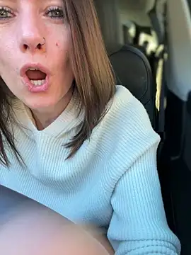 Snapshot of LadyLena1 chatting on October 14, 2025, 4:07 pm LadyLena1 online show from October 14, 2025, 4:07 pm