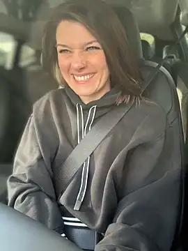 Snapshot of LadyLena1 chatting on February 5, 2025, 6:04 pm LadyLena1 online show from February 5, 2025, 6:04 pm