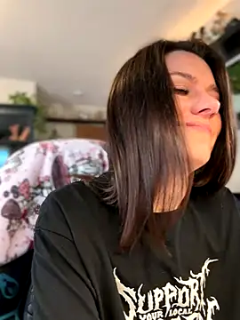 Snapshot of LadyLena1 chatting on October 5, 2025, 6:09 pm LadyLena1 online show from October 5, 2025, 6:09 pm