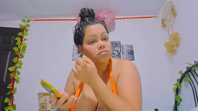 Snapshot of Alhelqueen chatting on September 18, 2025, 3:26 pm Alhelqueen online show from September 18, 2025, 3:26 pm