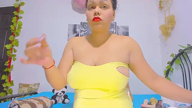 Snapshot of Alhelqueen chatting on October 10, 2025, 7:36 pm Alhelqueen online show from October 10, 2025, 7:36 pm