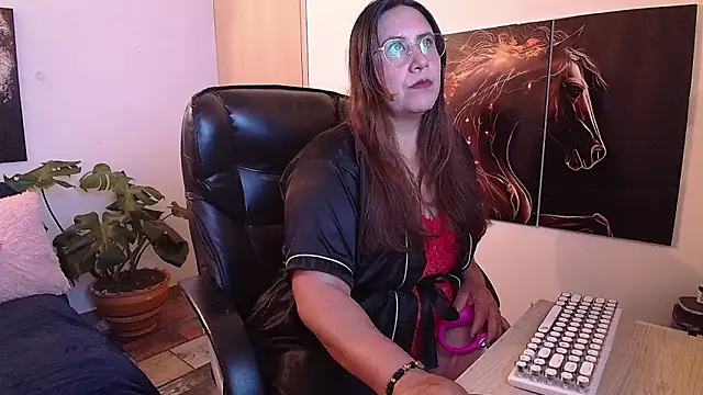 Snapshot of amalia_brunette chatting on June 20, 2026, 11:32 pm amalia brunette online show from June 20, 2026, 11:32 pm