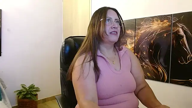 amalia brunette online show from April 11, 2026, 9:29 pm