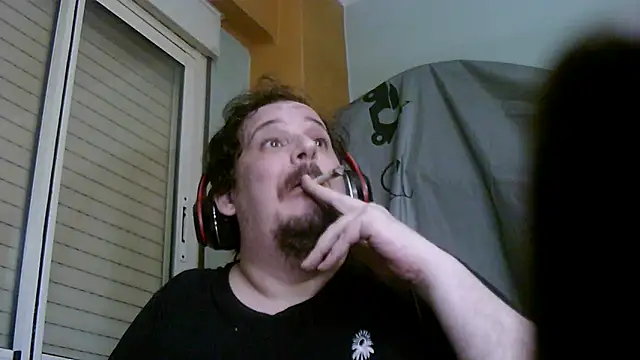 porkorossy online show from December 13, 2025, 9:21 pm