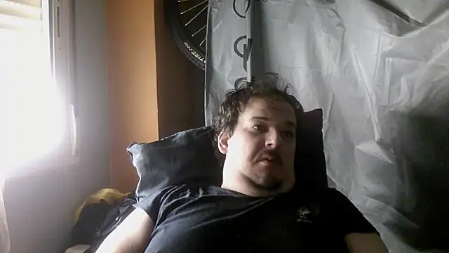 Snapshot of porkorossy chatting on October 26, 2025, 9:10 am porkorossy online show from October 26, 2025, 9:10 am