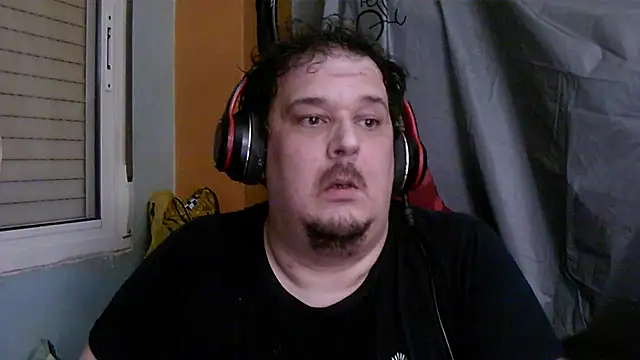 Snapshot of porkorossy chatting on October 24, 2025, 9:36 pm porkorossy online show from October 24, 2025, 9:36 pm