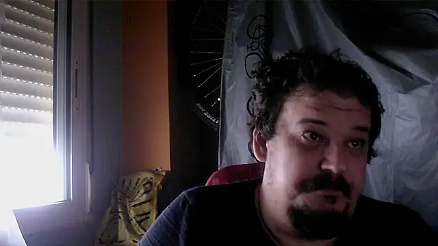 Snapshot of porkorossy chatting on October 24, 2025, 7:29 am porkorossy online show from October 24, 2025, 7:29 am