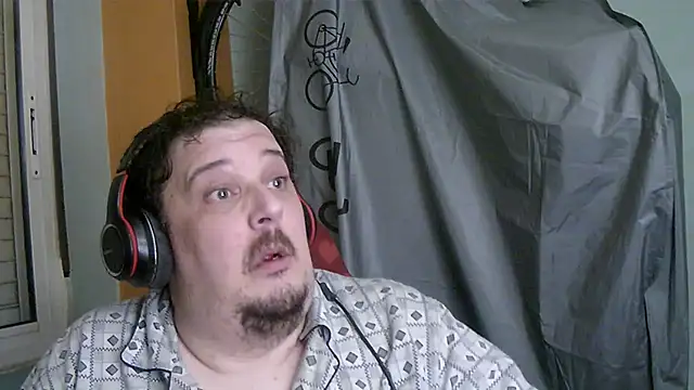 Snapshot of porkorossy chatting on November 8, 2025, 5:33 am porkorossy online show from November 8, 2025, 5:33 am