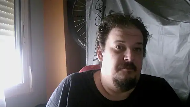 Snapshot of porkorossy chatting on October 8, 2025, 7:43 am porkorossy online show from October 8, 2025, 7:43 am