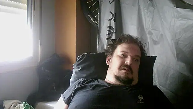 Snapshot of porkorossy chatting on October 15, 2025, 7:27 am porkorossy online show from October 15, 2025, 7:27 am