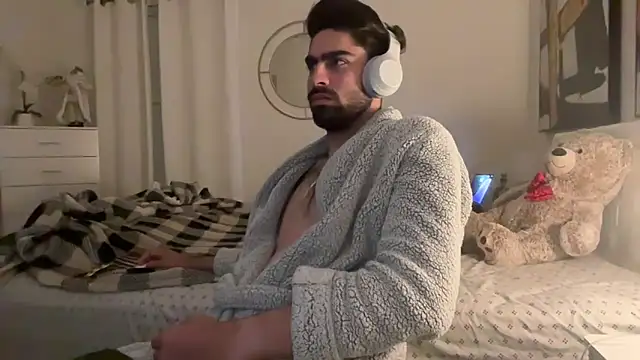 Carlos-195- online show from November 1, 2025, 6:08 am