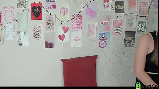 Snapshot of little_radiant_sun chatting on October 4, 2025, 11:01 am little radiant sun online show from October 4, 2025, 11:01 am