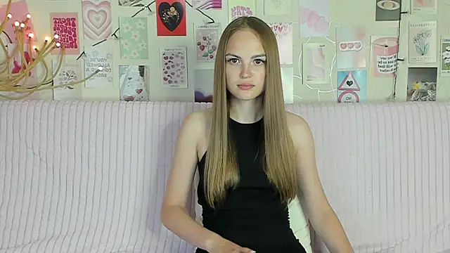 Snapshot of little_radiant_sun chatting on July 17, 2026, 8:11 am little radiant sun online show from July 17, 2026, 8:11 am