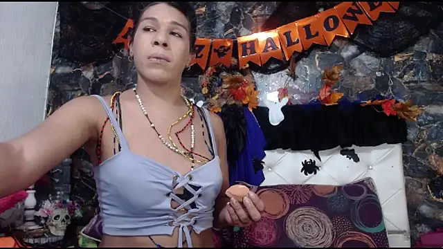 Snapshot of DesireDirtyTS__ chatting on October 31, 2025, 10:27 pm DesireDirtyTS   online show from October 31, 2025, 10:27 pm