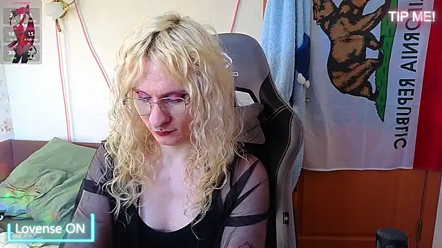 Lori Myaf online show from April 20, 2026, 3:13 pm