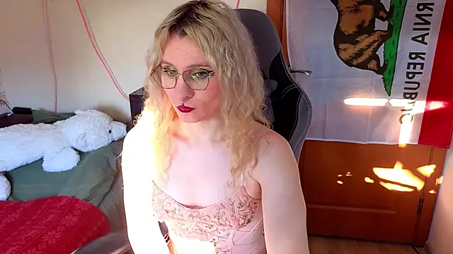 Lori Myaf online show from February 18, 2026, 12:23 pm