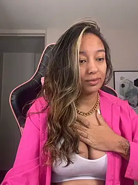 Snapshot of DianaHopson chatting on October 8, 2025, 9:55 am DianaHopson online show from October 8, 2025, 9:55 am