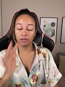 DianaHopson online show from February 26, 2025, 10:38 am