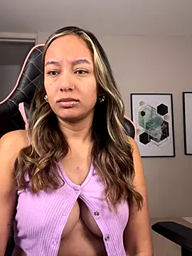 DianaHopson online show from September 9, 2025, 10:57 am