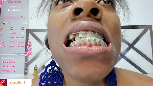 Snapshot of Shanelle__ chatting on January 5, 2026, 5:27 pm Shanelle online show from January 5, 2026, 5:27 pm