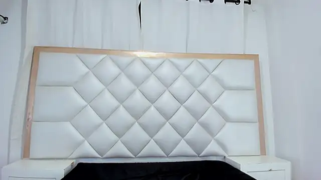 Snapshot of Shanelle__ chatting on October 29, 2025, 1:32 pm Shanelle   online show from October 29, 2025, 1:32 pm