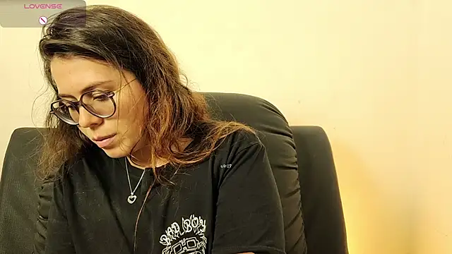 irinasweet27 online show from November 6, 2025, 1:20 am