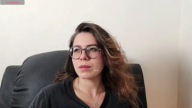 Snapshot of irinasweet27 chatting on October 26, 2025, 12:11 am irinasweet27 online show from October 26, 2025, 12:11 am