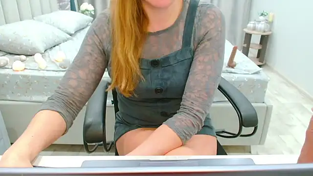 EveLove33 online show from March 22, 2026, 5:58 pm